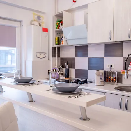 Apartament Militari