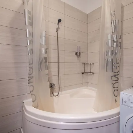 Apartament Militari *