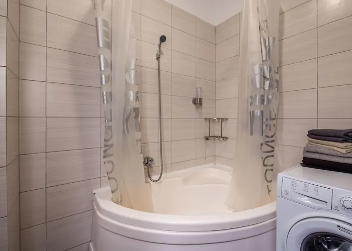 Apartament Militari *